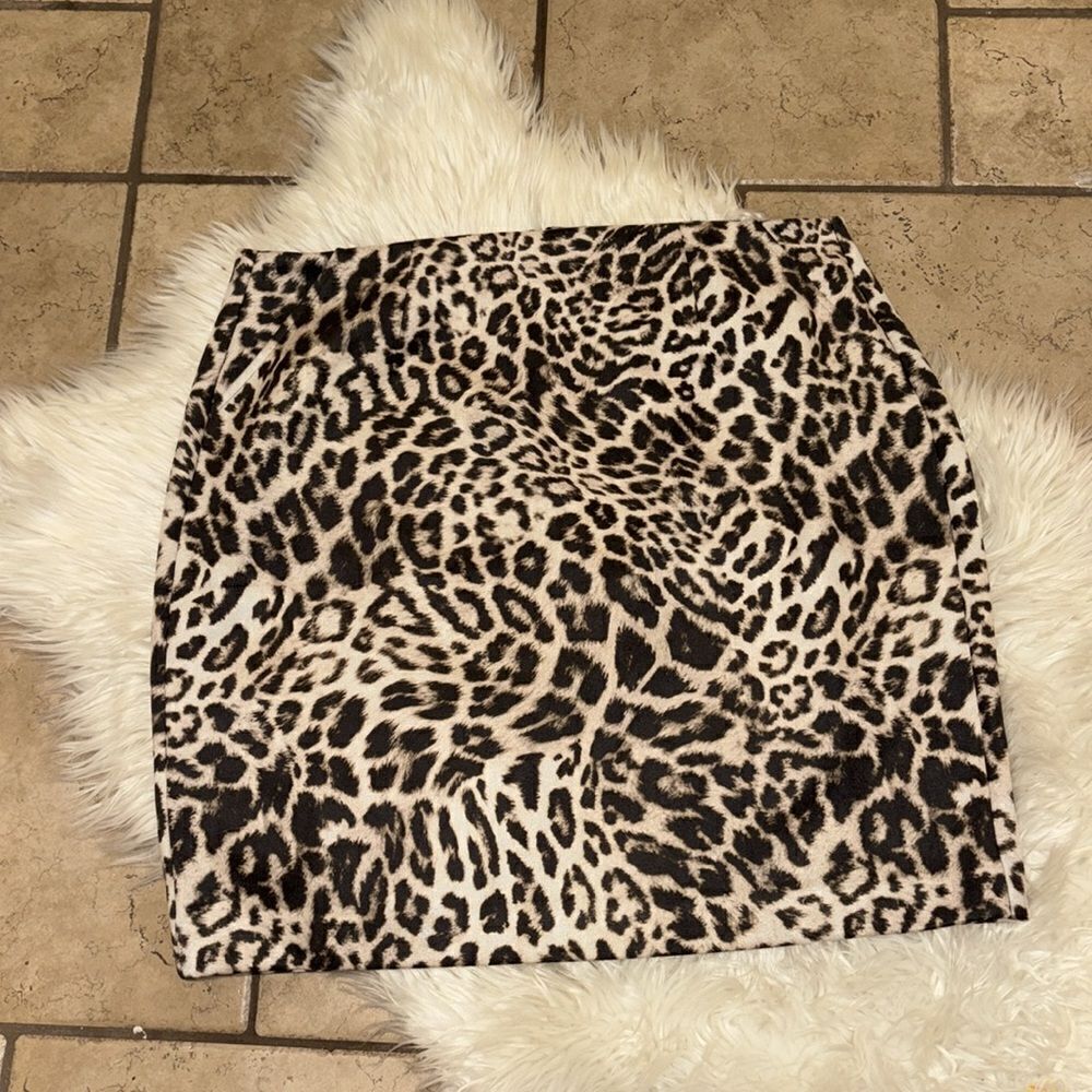 CAbi 4609 Sophia Leopard Print Stretch Mini Skirt